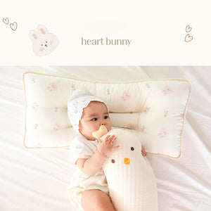 Bebenuvo 3D Mesh Wide Pillow-Heart Bunny