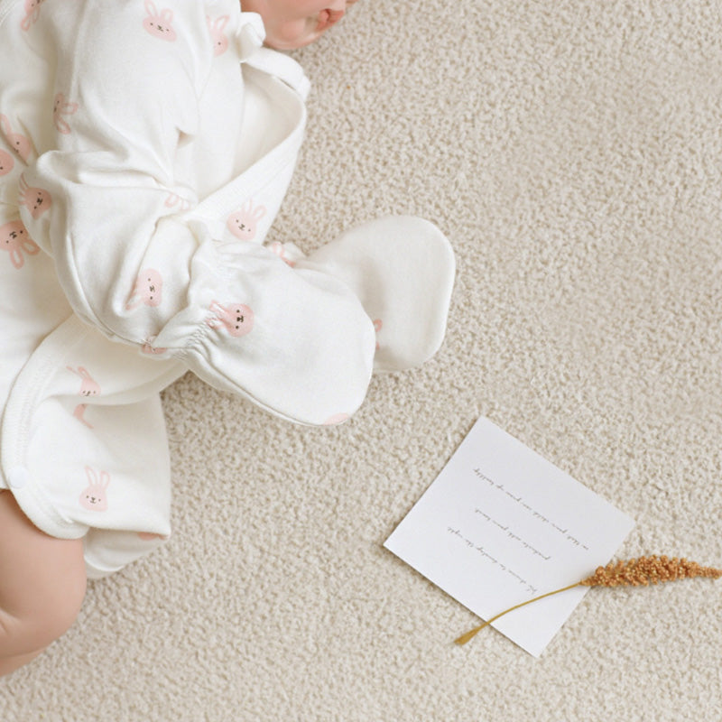 BABY & I 4 Season Newborn Gift Set (Kimono Bodysuit+Baby Gloves+Swaddle)