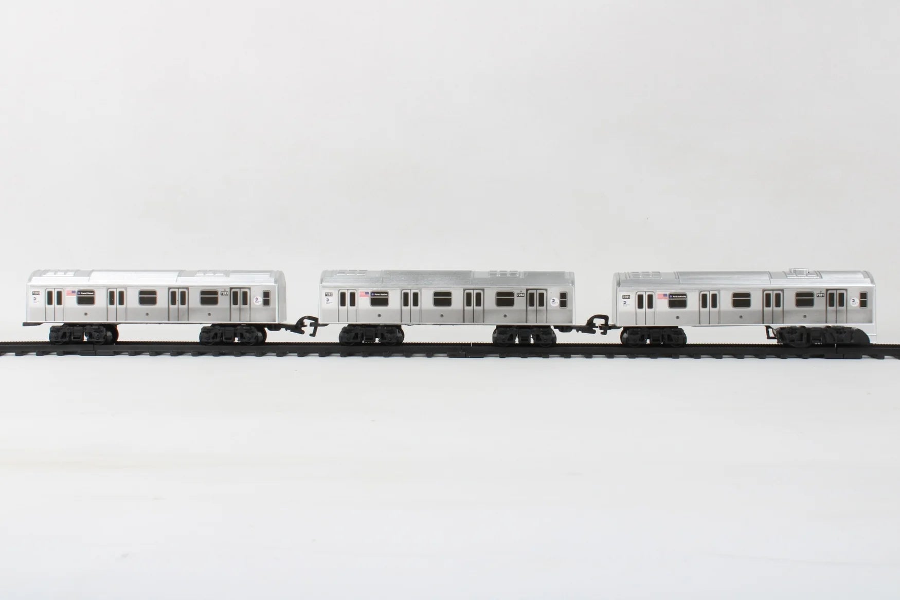 Daron MTA 3 PIECE TRAIN SET W/TRACK