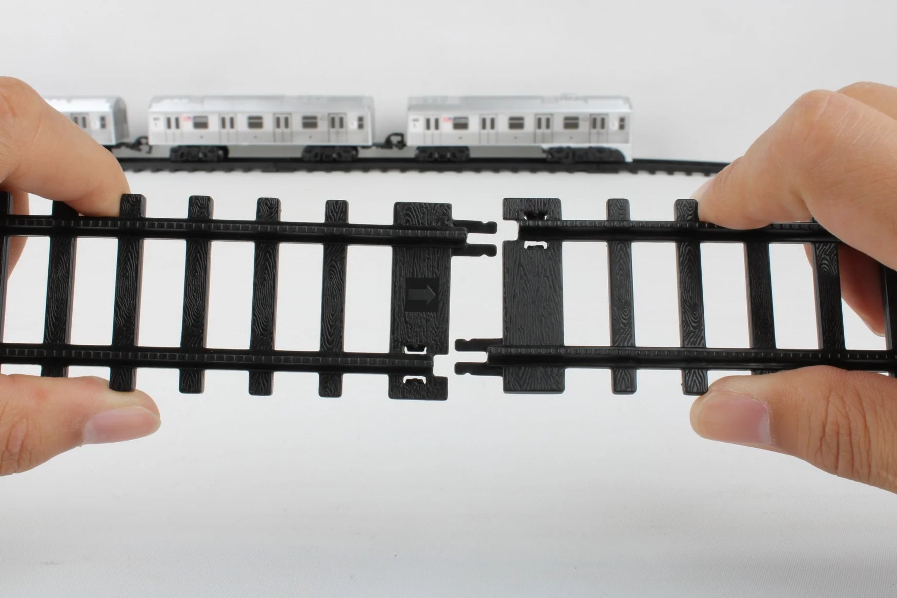 Daron MTA 3 PIECE TRAIN SET W/TRACK