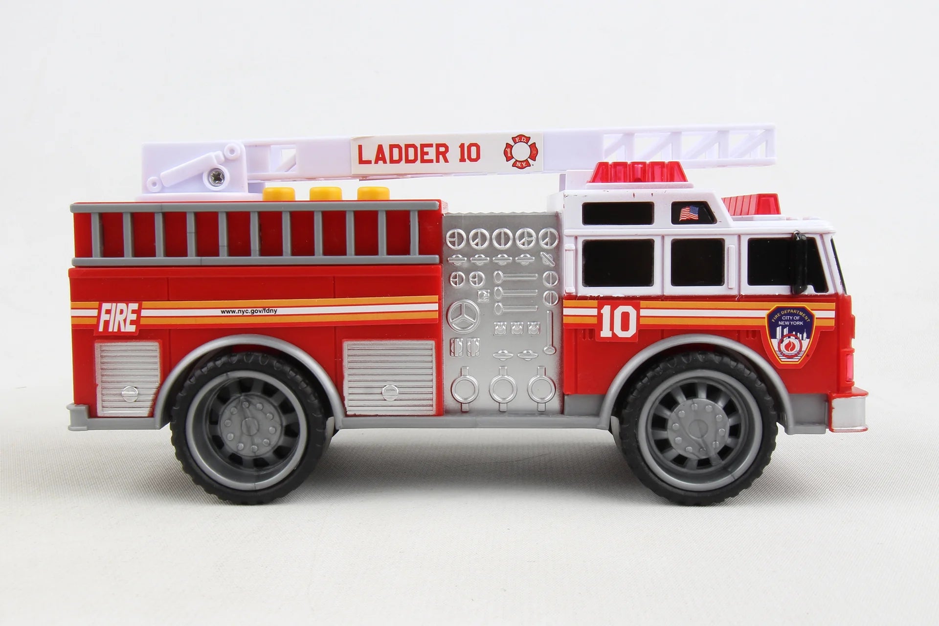 Daron FDNY FIRE TRUCK W/LIGHTS & SOUND
