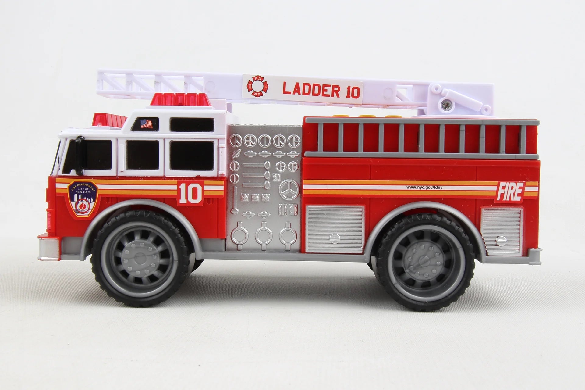 Daron FDNY FIRE TRUCK W/LIGHTS & SOUND